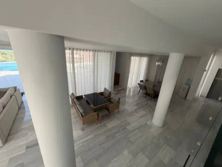 Villa for sale