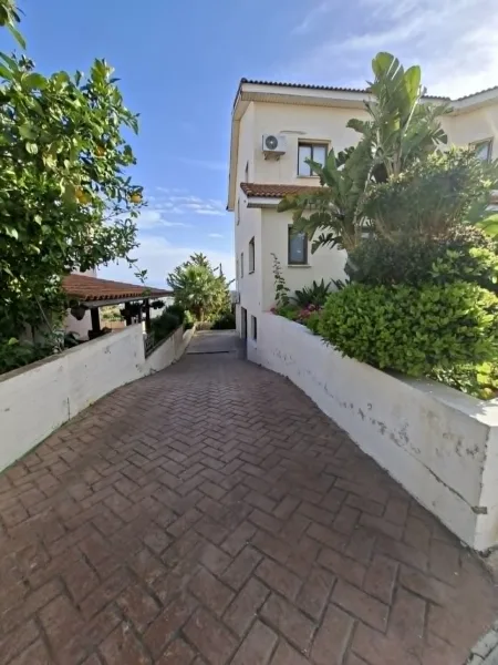 Villa zum Kauf