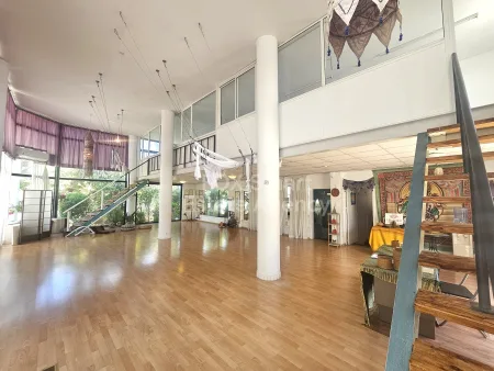 Retail for rent