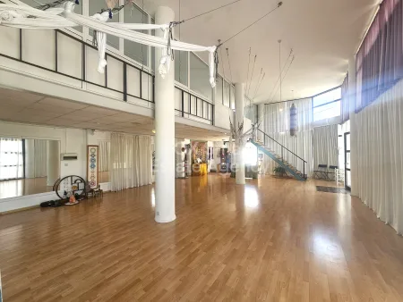 Retail for rent