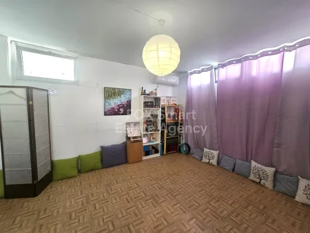 Retail for rent