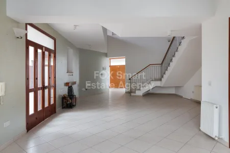 Detached House for rent