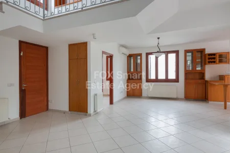 Detached House for rent