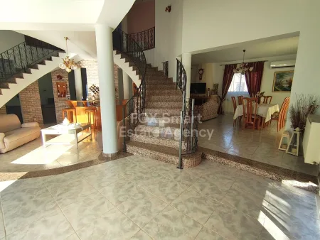 Detached House for rent