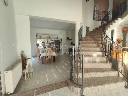 Detached House for rent