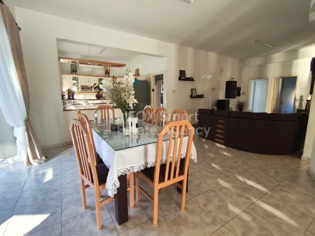 Detached House for rent