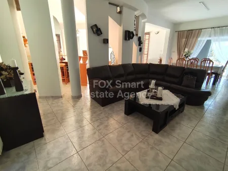 Detached House for rent
