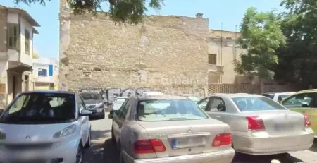 בניין למכירה