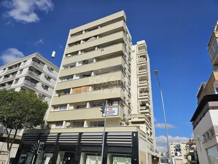 בניין למכירה