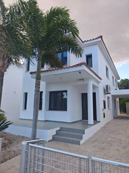 Detached House for sale
