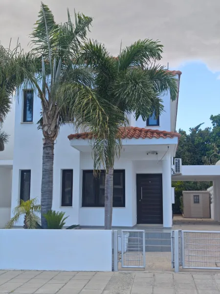 Detached House for sale