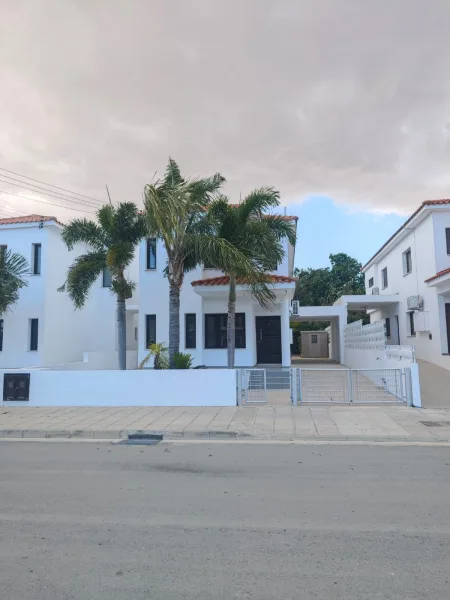 Detached House for sale