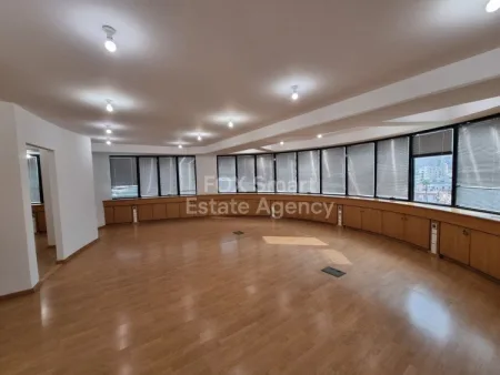 בניין להשכרה