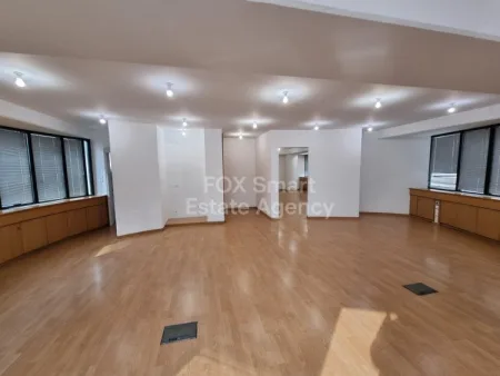 בניין להשכרה