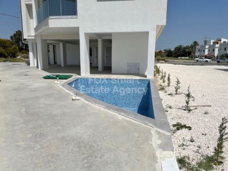 Thumbnail 5 Commercial Property For Rent Paralimni