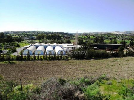 בניין למכירה