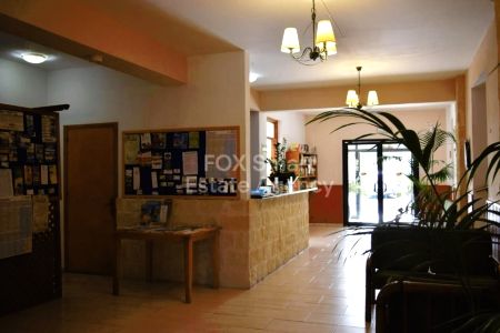 Здание на продажу