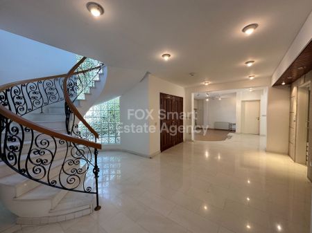 Thumbnail 2 Commercial Property In Vendita Limassol