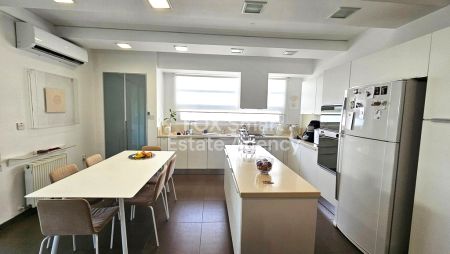 Thumbnail 4 בניין למכירה ב- קפריסין