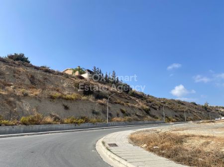 קרקע למגורים למכירה