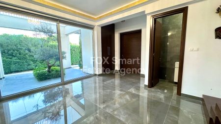 Μπανγκαλόου προς πώληση