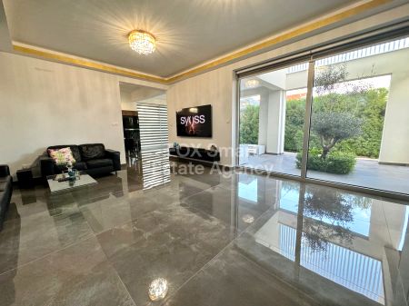 Μπανγκαλόου προς πώληση