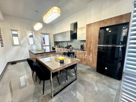 Μπανγκαλόου προς πώληση