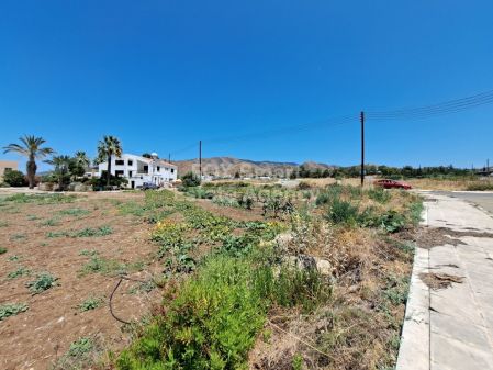 קרקע למגורים למכירה