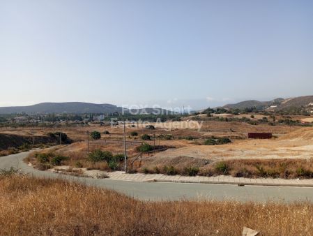 קרקע למגורים למכירה