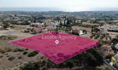 Жилой участок на продажу