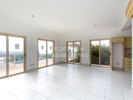 Thumbnail 2 Domy Na Sprzedaż Cypr