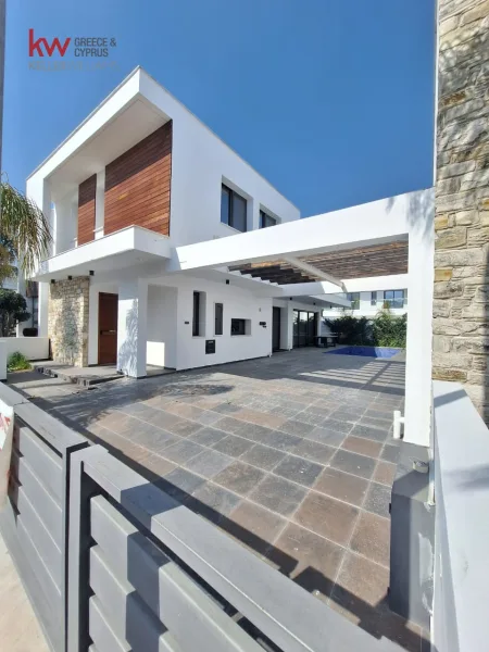 Detached House for sale