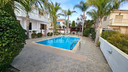 Detached House for rent