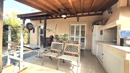 Detached House for rent