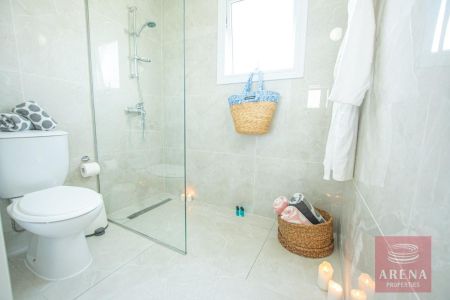 Casa indipendente in vendita