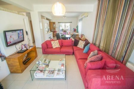 Casa indipendente in vendita