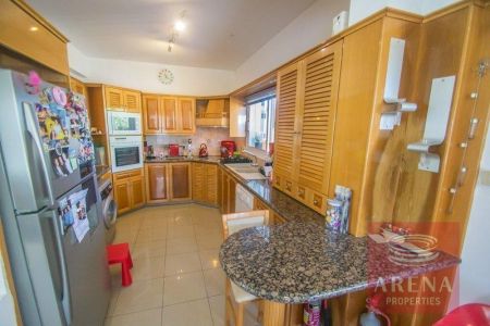 Casa indipendente in vendita