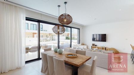 Casa indipendente in vendita