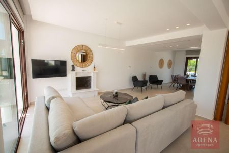 Casa indipendente in vendita