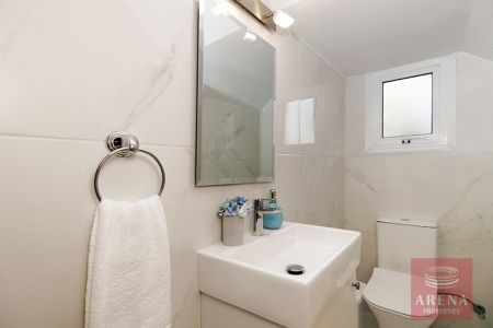 Casa indipendente in vendita