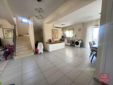 Casa indipendente in vendita