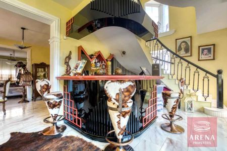 Dom wolno stojący na sprzedaż