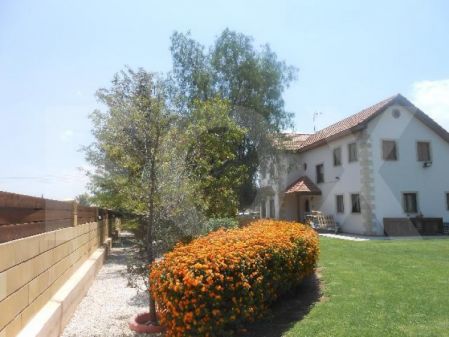 Casa indipendente in vendita