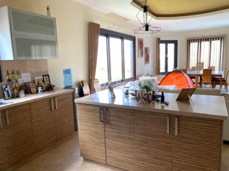 Thumbnail 4 Immobilien: Hier ist, wie viel Geld Sie wirklich benötigen, um Ihr erstes Haus zu kaufen