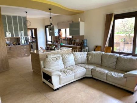 Thumbnail 2 Immobilien: Hier ist, wie viel Geld Sie wirklich benötigen, um Ihr erstes Haus zu kaufen