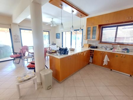 Casa indipendente in vendita