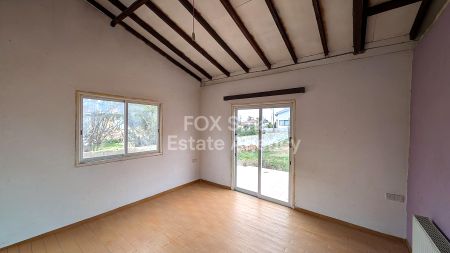 Thumbnail 5 Ένα από τα παλαιότερα κρασιά στον κόσμο: το κρασί Κουμανταρία