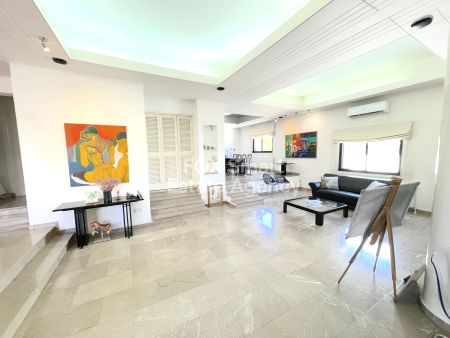 Casa indipendente in vendita