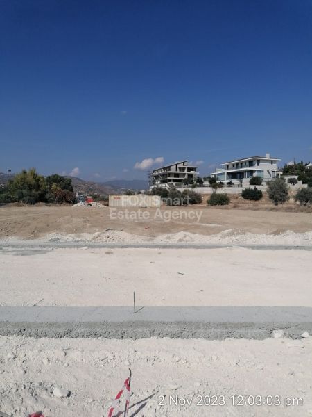 Жилой участок на продажу