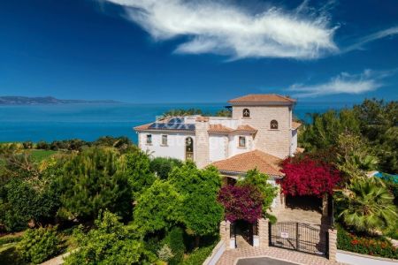 Casa indipendente in vendita